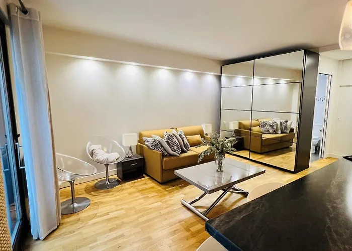 Apartman Charming Near Eiffel Tour Párizs