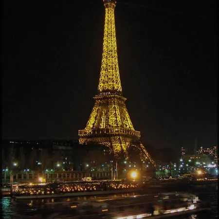 Charming Near Eiffel Tour *